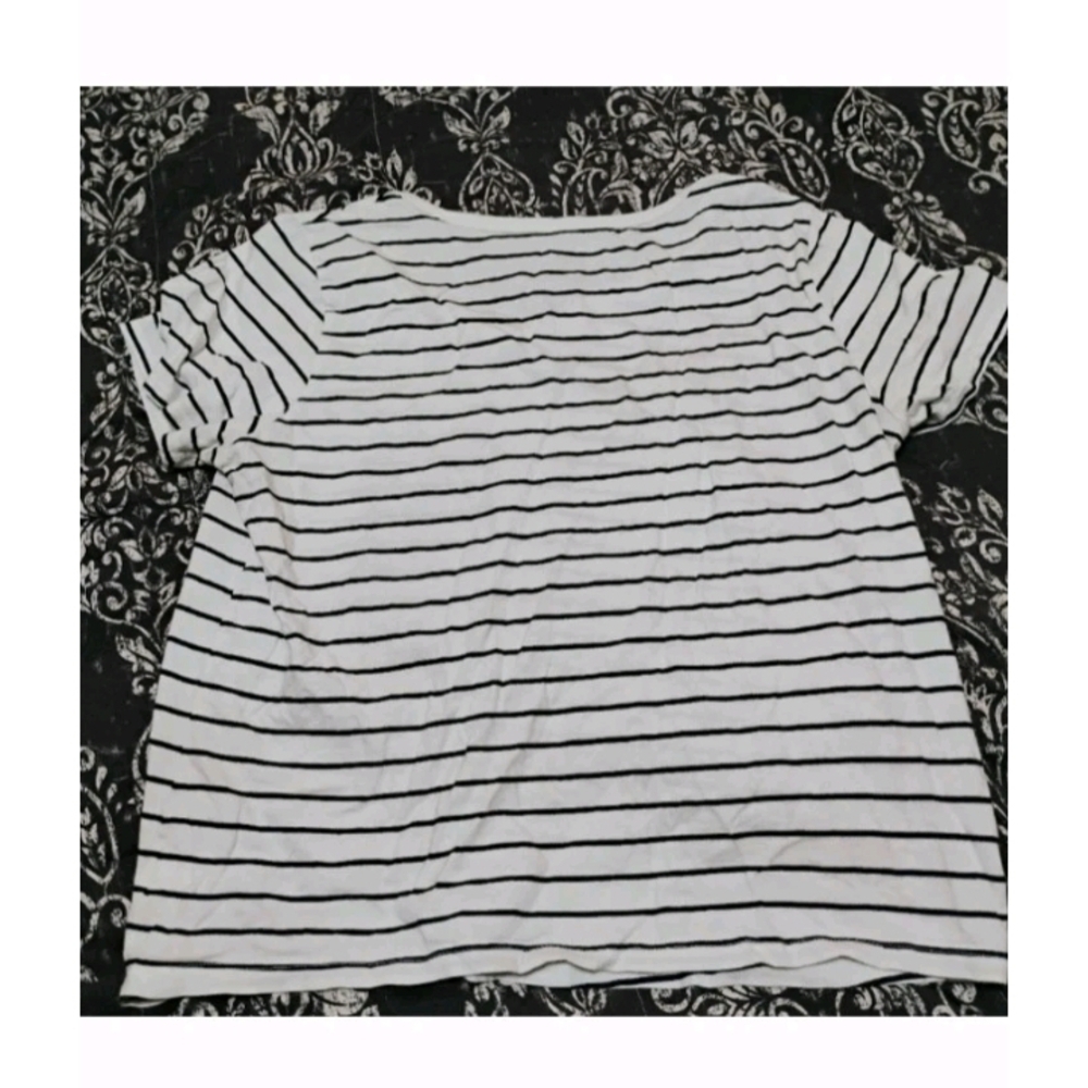 Old Navy Black and White Striped V-Neck Tee - Picture 3 of 7